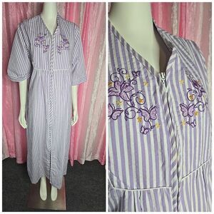 Granny Seersucker Purple Stripe Butterfly Embroidered House Robe Size Medium